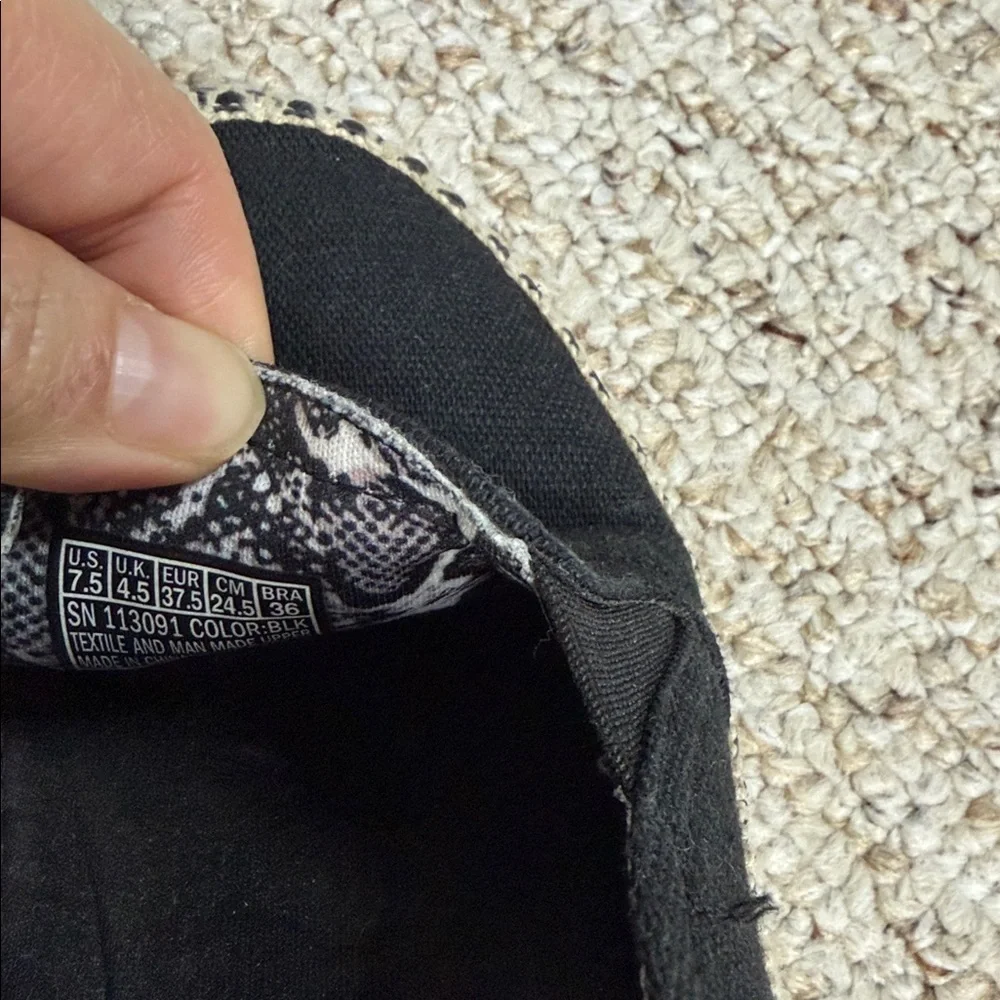 Bobs Skechers Memory foam Slip-On Shoes with Woven Trim size 7.5 - Picture 5 of 5